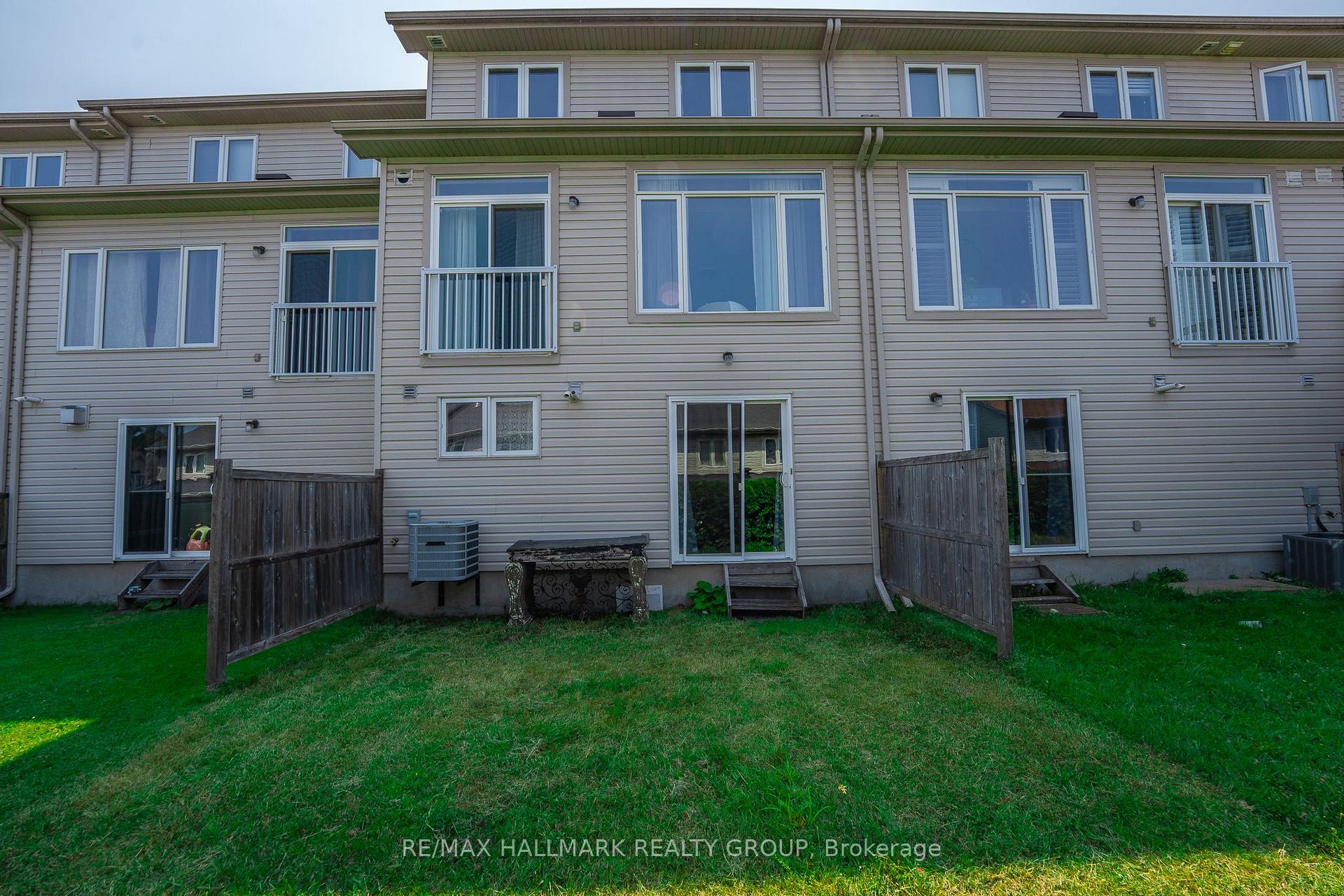 Photo 33 of 207 Cityview Crescent, Ottawa, Springridge/East Village — HOMEH