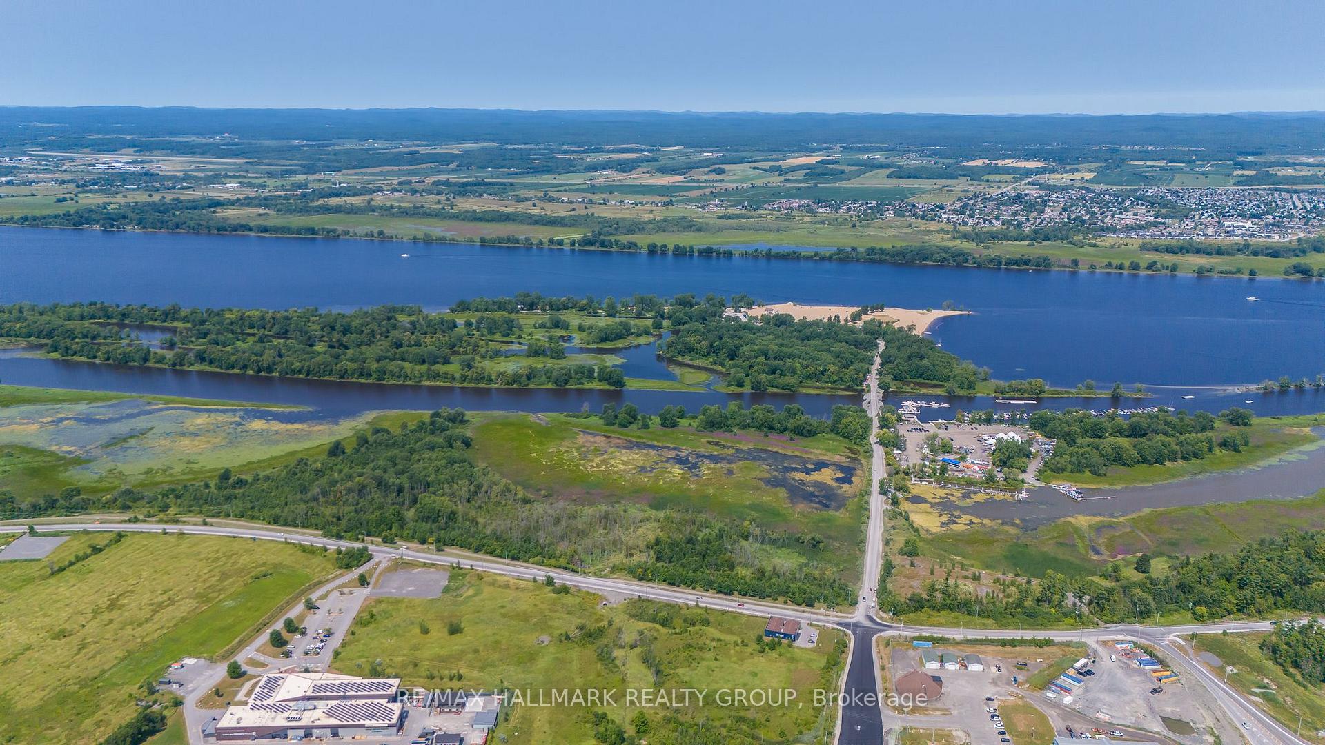 Photo 35 of 207 Cityview Crescent, Ottawa, Springridge/East Village — HOMEH