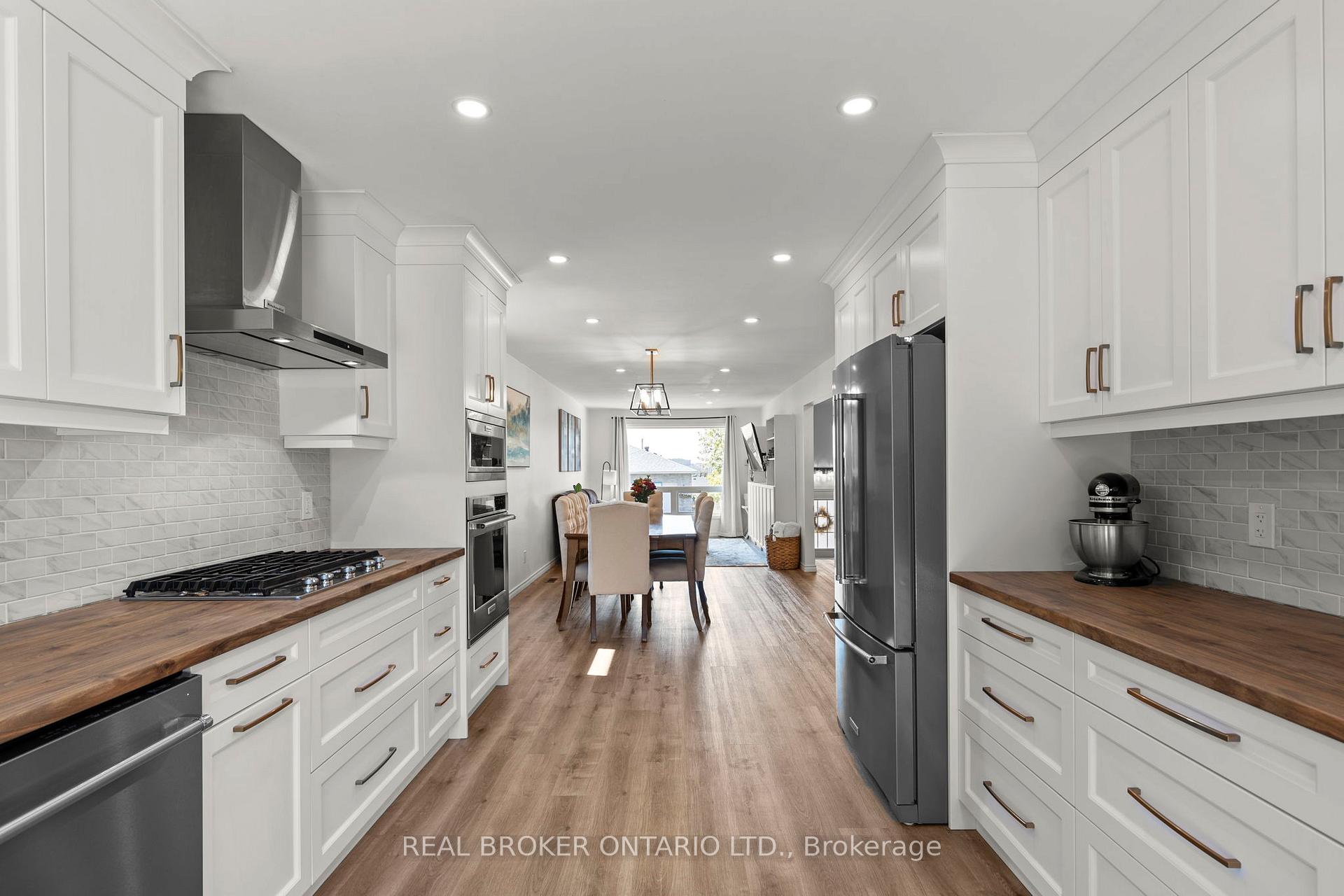 Photo 5 of 10 Jordon Crescent, Orillia — HOMEH