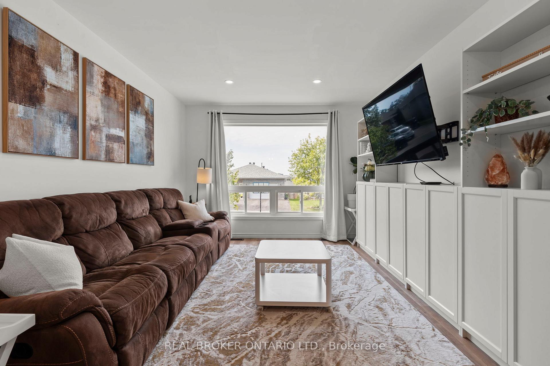 Photo 8 of 10 Jordon Crescent, Orillia — HOMEH