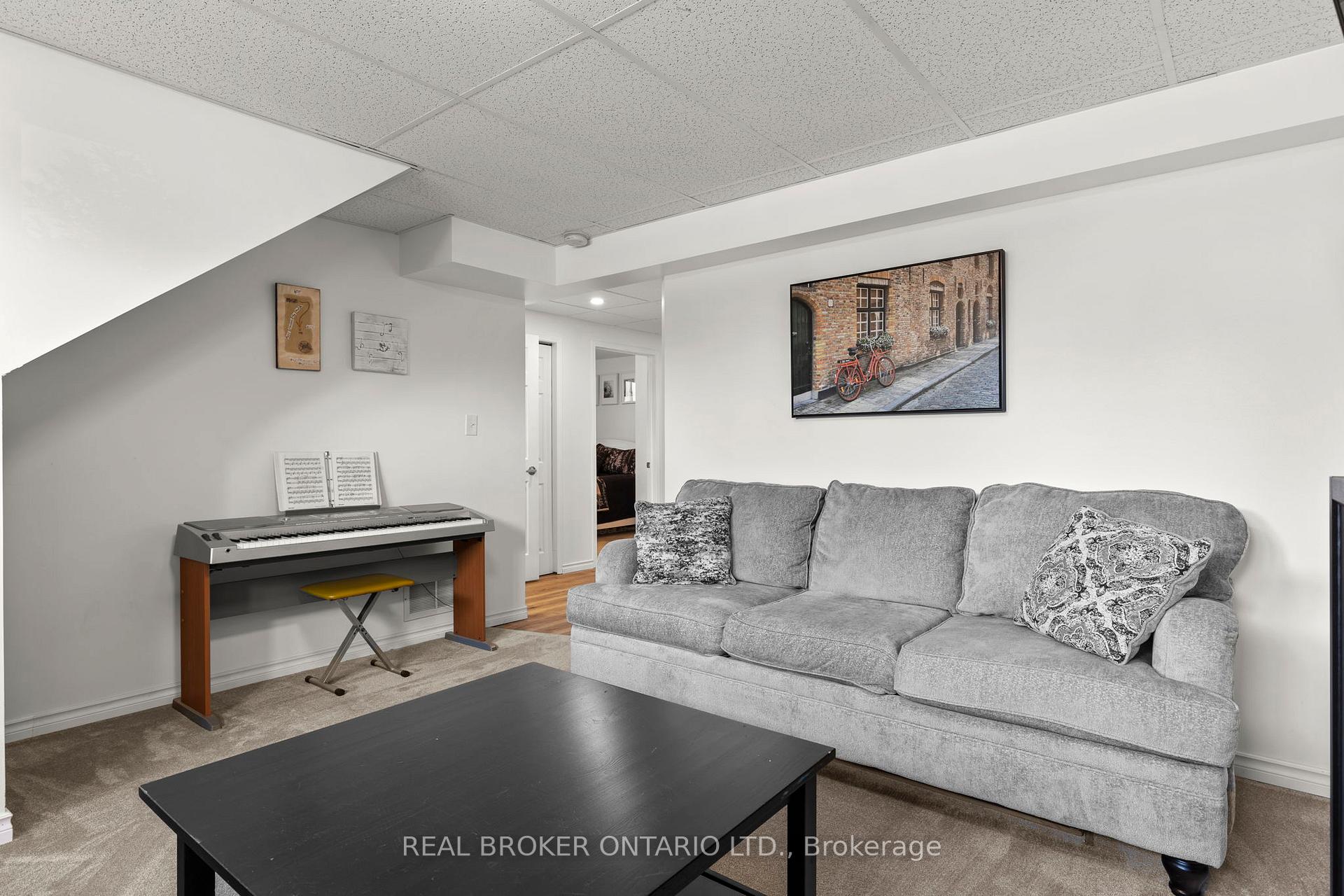 Photo 18 of 10 Jordon Crescent, Orillia — HOMEH