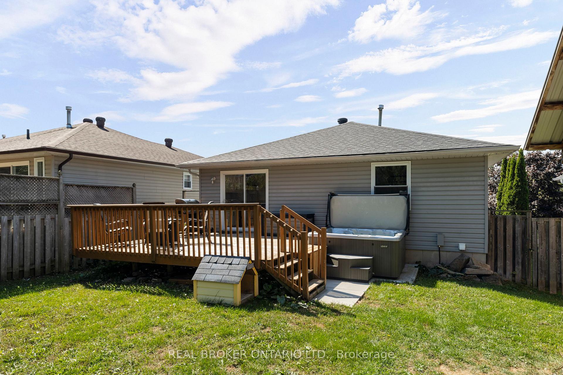 Photo 25 of 10 Jordon Crescent, Orillia — HOMEH