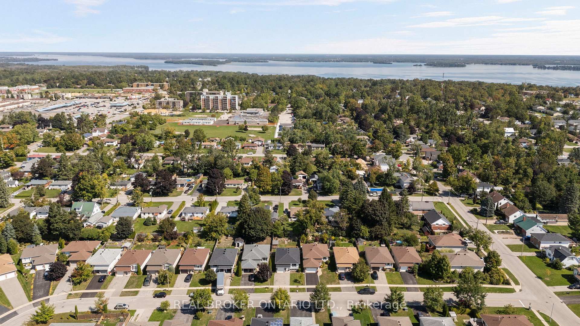 Photo 33 of 10 Jordon Crescent, Orillia — HOMEH