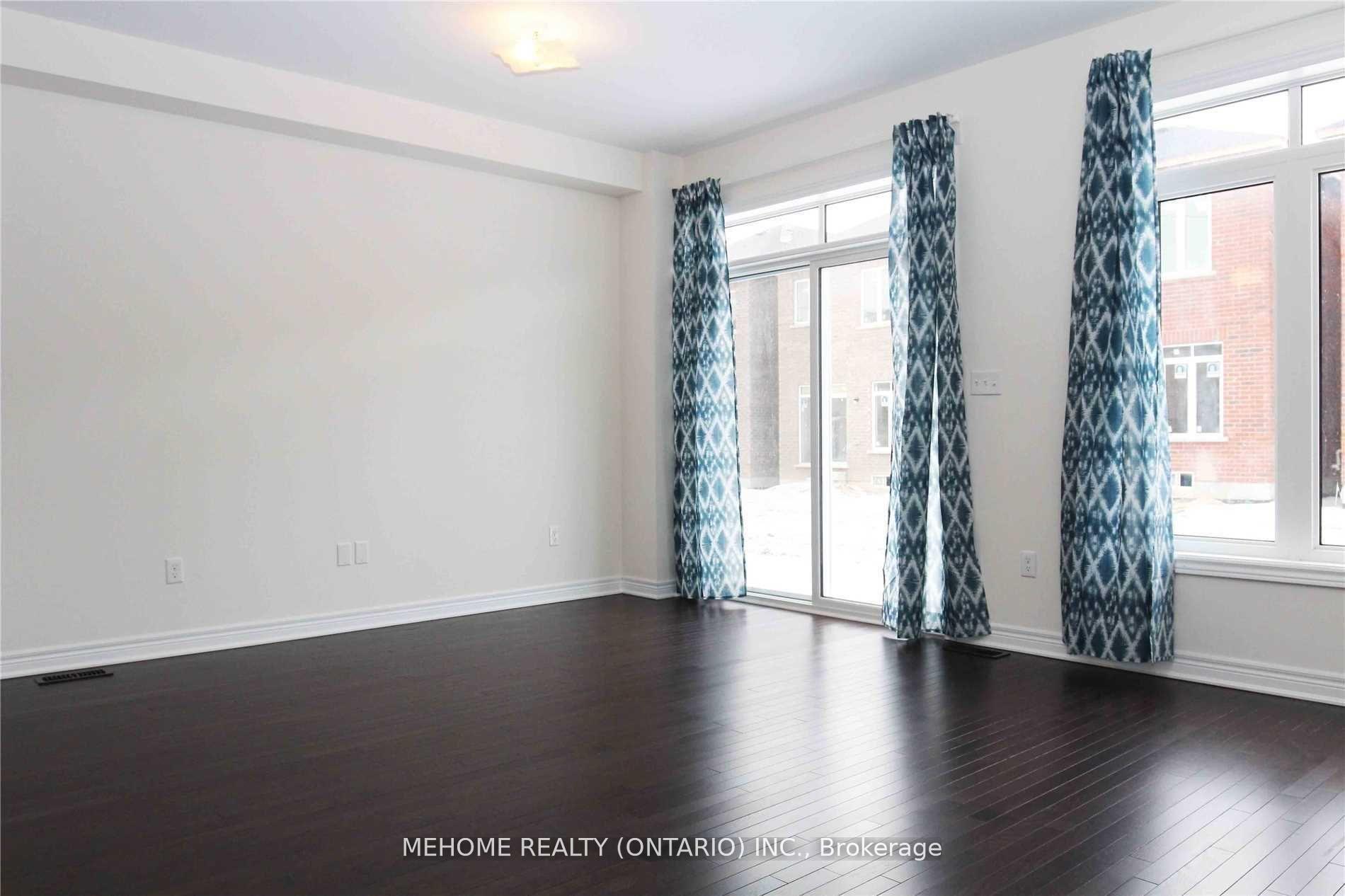 Photo 5 of 20 Titan Trail, Markham, Cedarwood — HOMEH