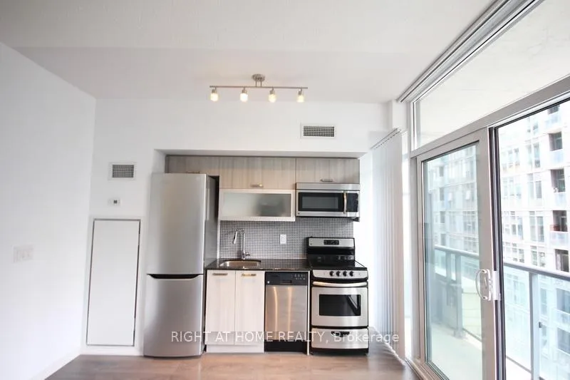 Photo 11 of Unit 831W, 36 Lisgar Street, Toronto, Little Portugal — HOMEH