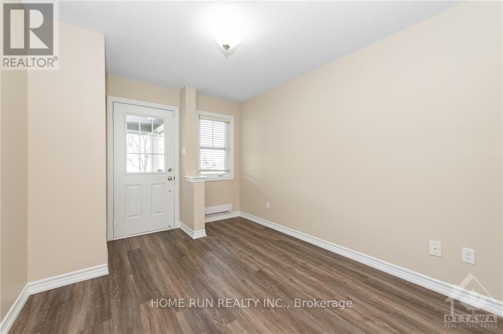 Photo 2 of 102 Sunshine Crescent, Ottawa, Notting Hill/Summerside — HOMEH