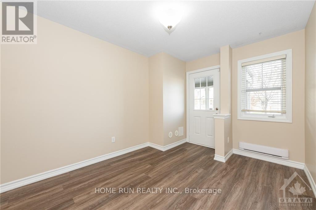 Photo 3 of 102 Sunshine Crescent, Ottawa, Notting Hill/Summerside — HOMEH