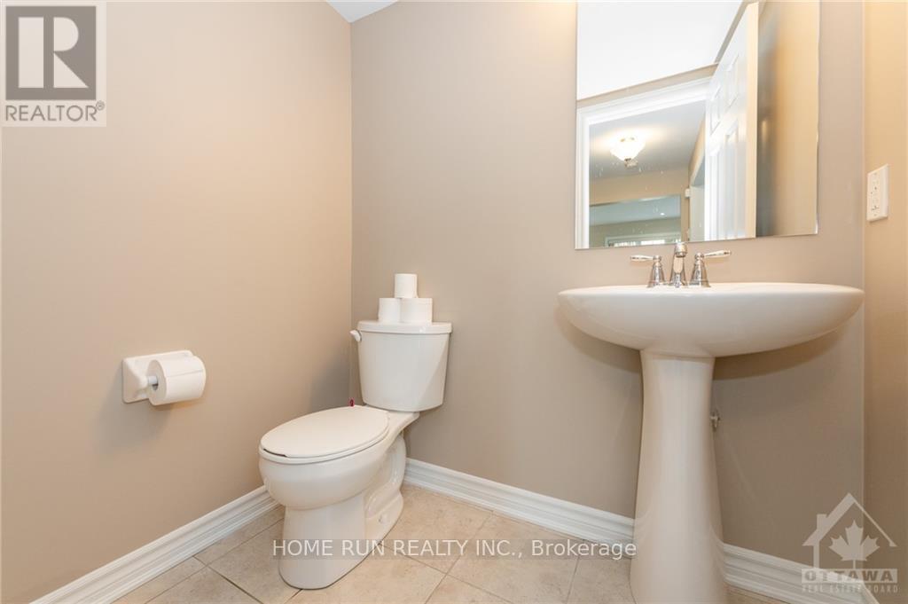 Photo 7 of 102 Sunshine Crescent, Ottawa, Notting Hill/Summerside — HOMEH