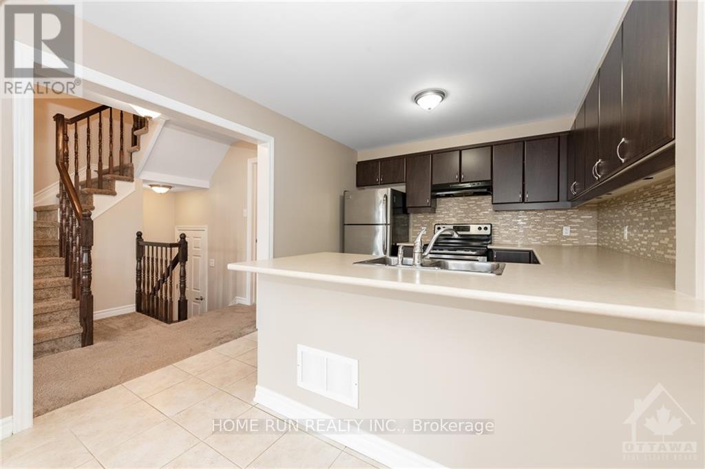 Photo 8 of 102 Sunshine Crescent, Ottawa, Notting Hill/Summerside — HOMEH