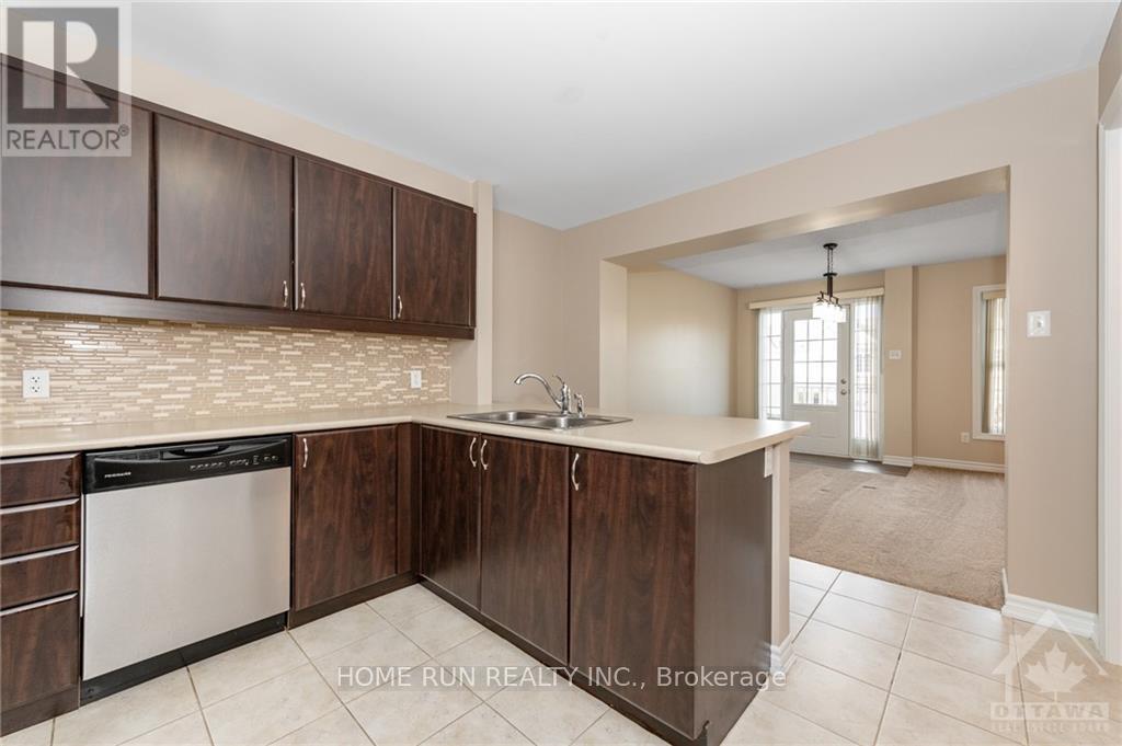 Photo 9 of 102 Sunshine Crescent, Ottawa, Notting Hill/Summerside — HOMEH