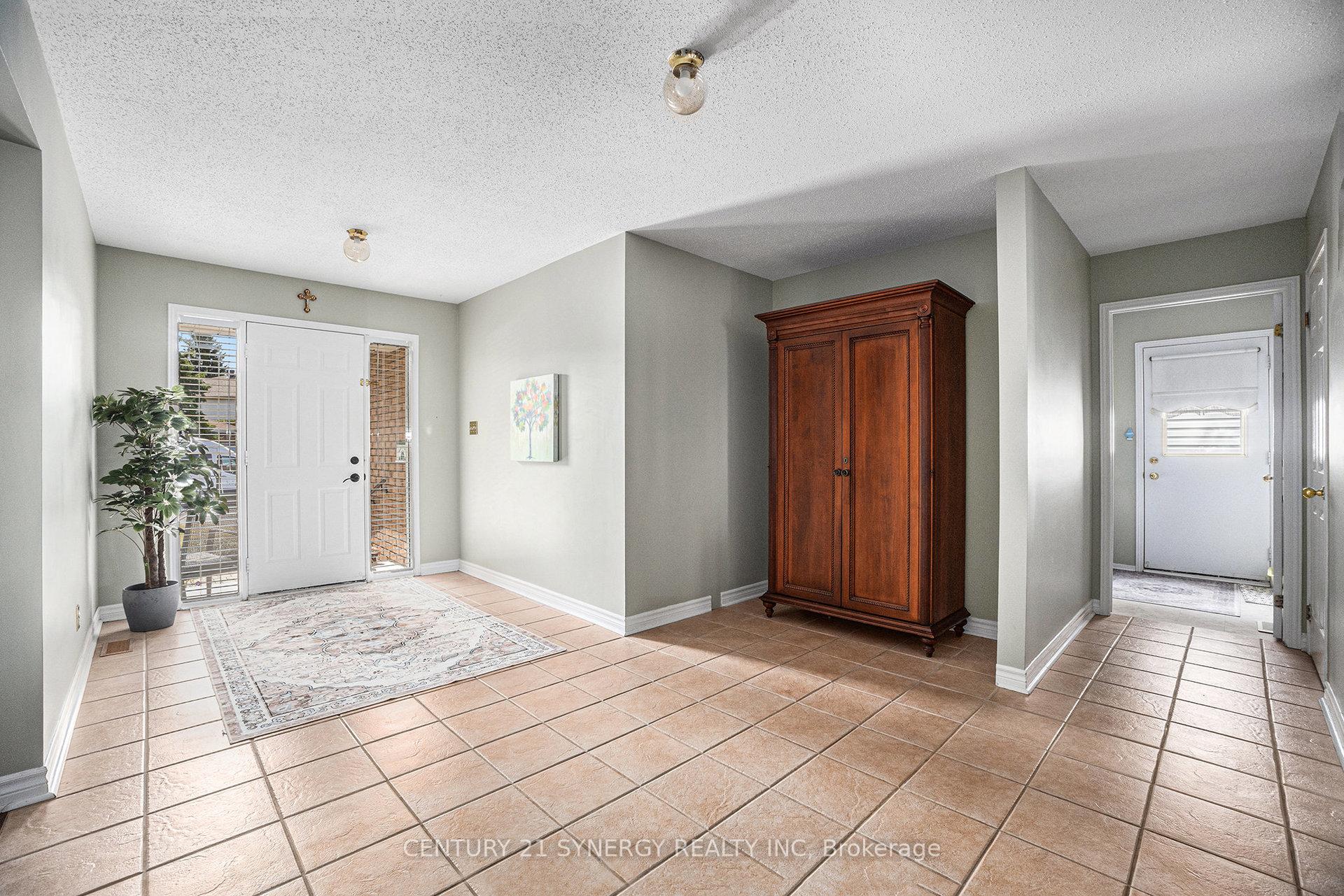 Photo 3 of 1730 Leduc Crescent, Ottawa, Fallingbrook/Pineridge — HOMEH