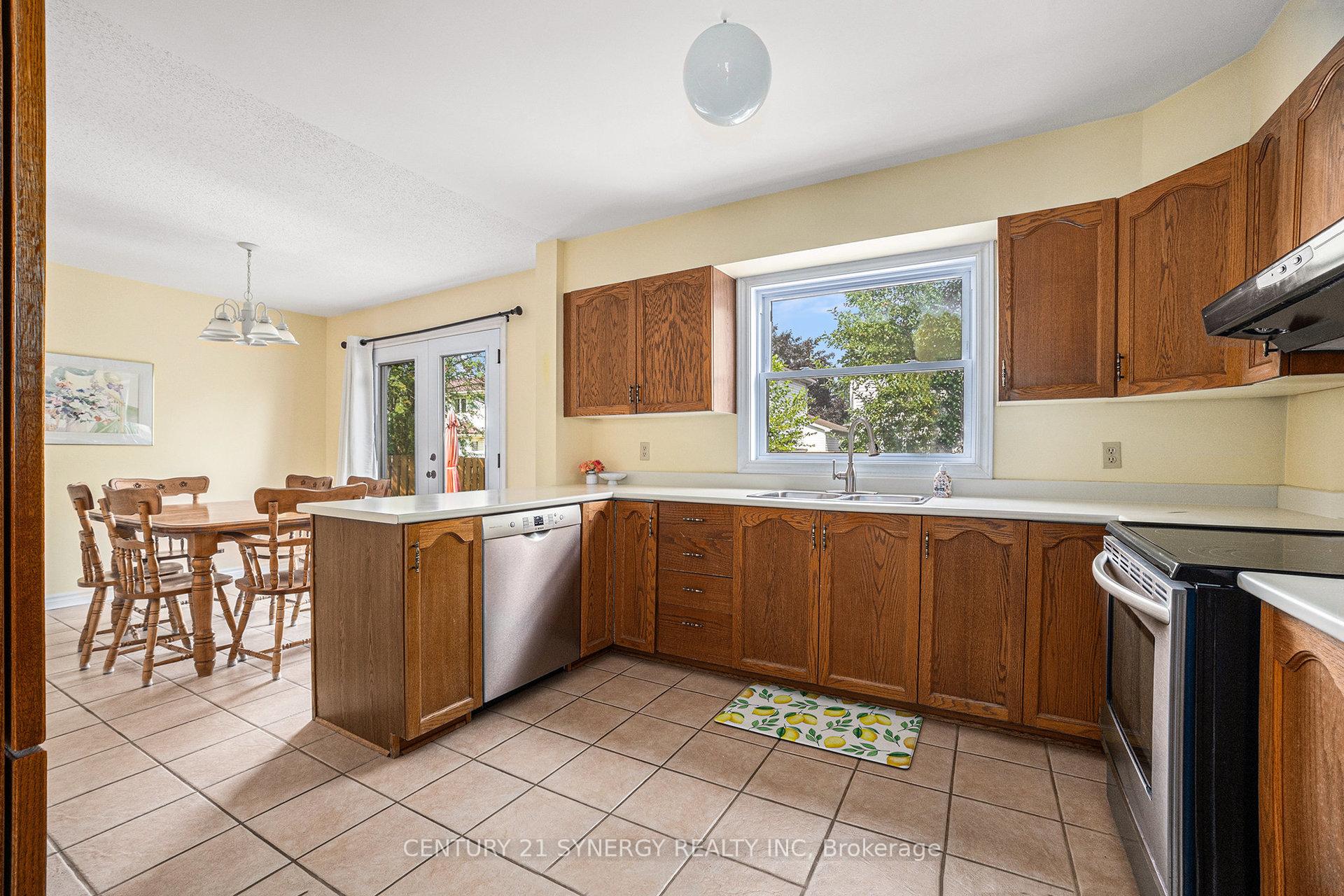 Photo 12 of 1730 Leduc Crescent, Ottawa, Fallingbrook/Pineridge — HOMEH
