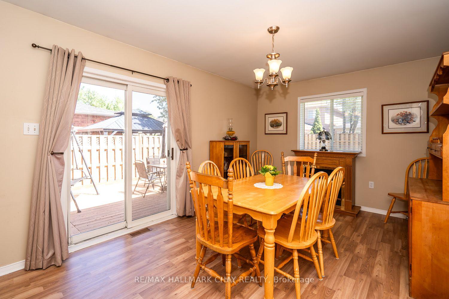 Photo 5 of 17 Henderson Crescent, New Tecumseth, Alliston — HOMEH