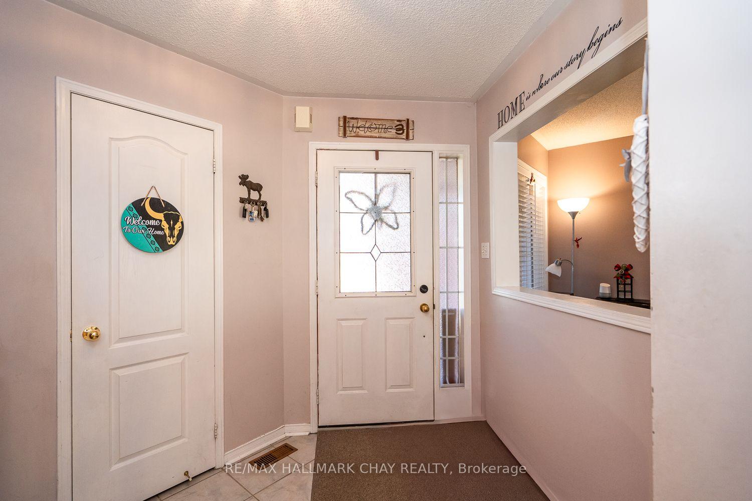 Photo 7 of 17 Henderson Crescent, New Tecumseth, Alliston — HOMEH
