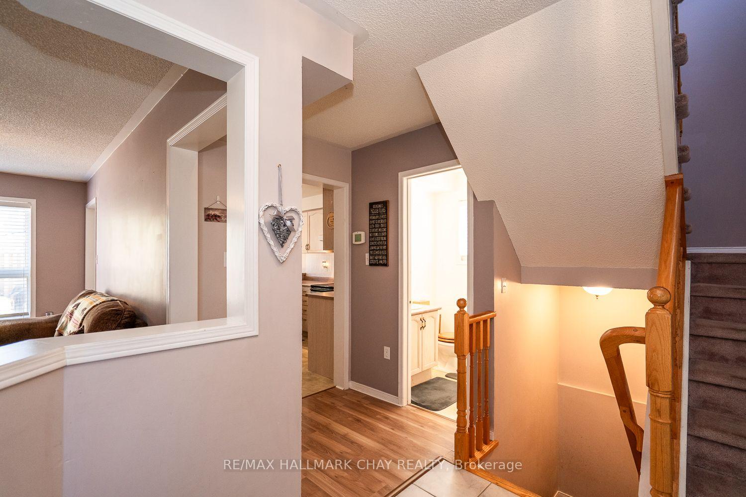 Photo 8 of 17 Henderson Crescent, New Tecumseth, Alliston — HOMEH