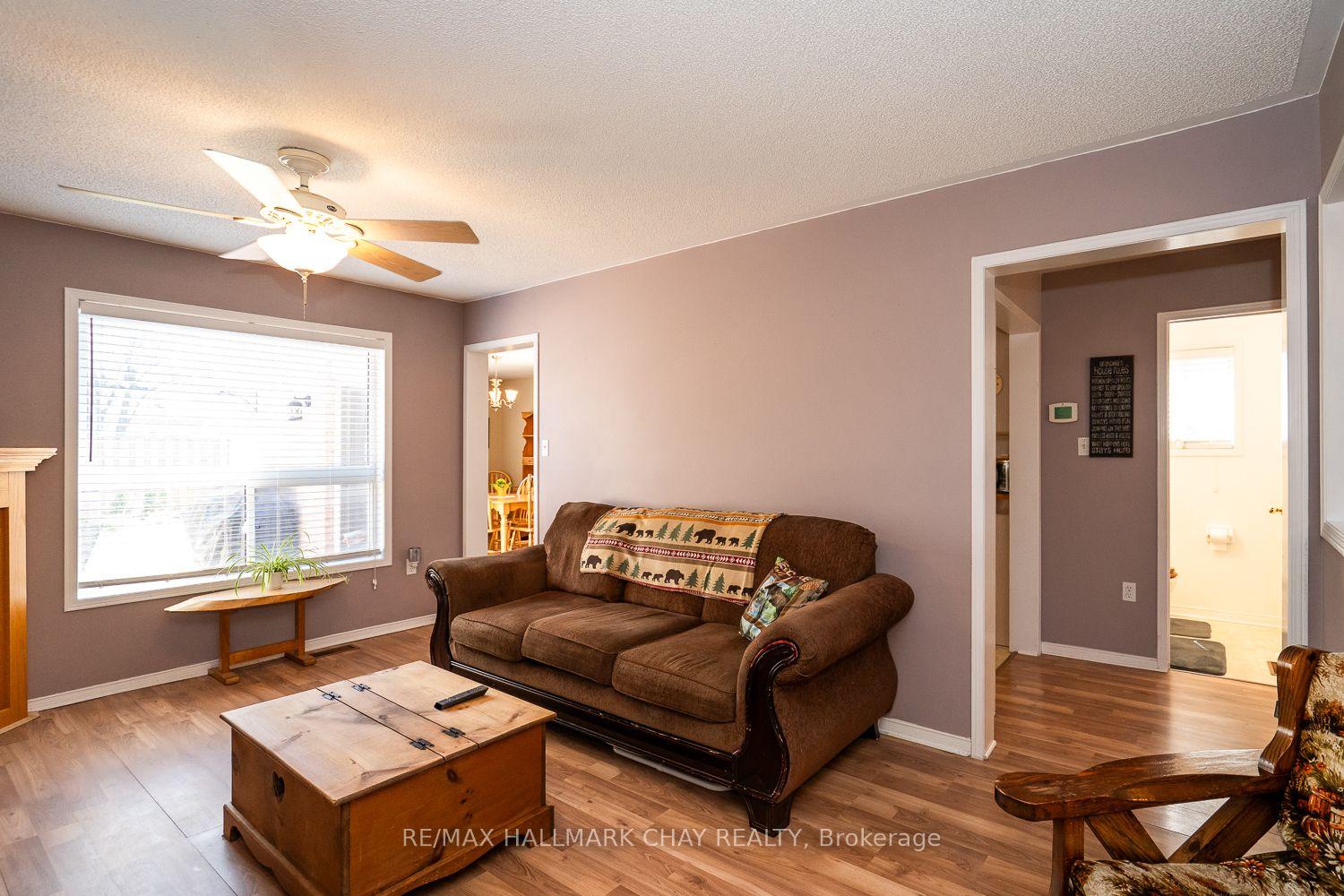 Photo 10 of 17 Henderson Crescent, New Tecumseth, Alliston — HOMEH
