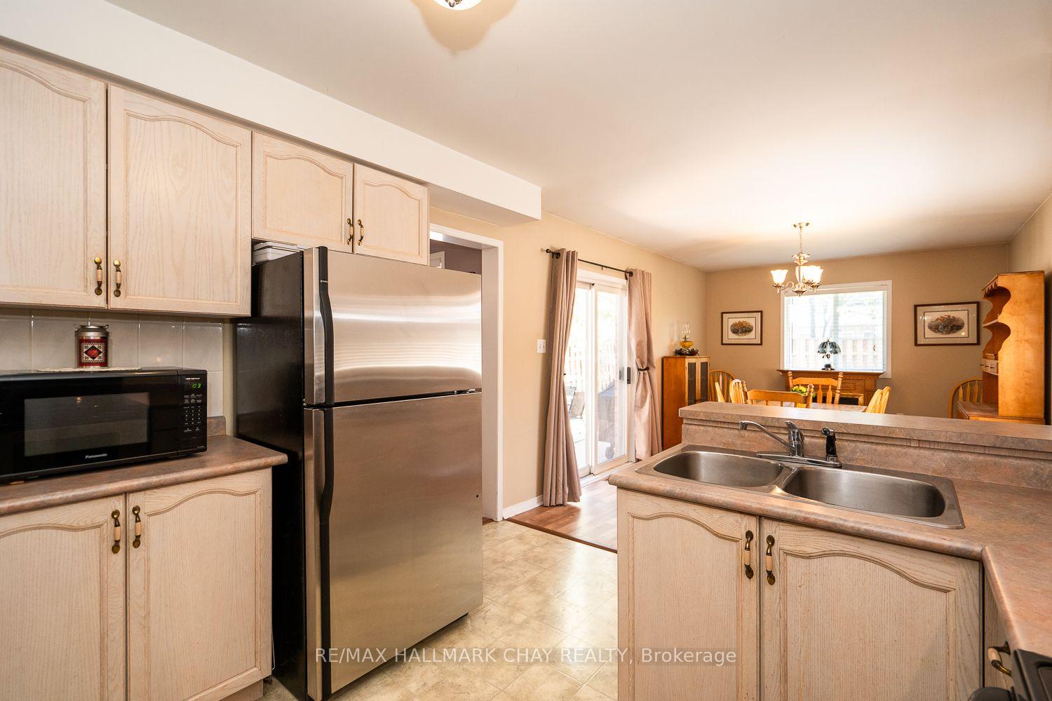 Photo 16 of 17 Henderson Crescent, New Tecumseth, Alliston — HOMEH