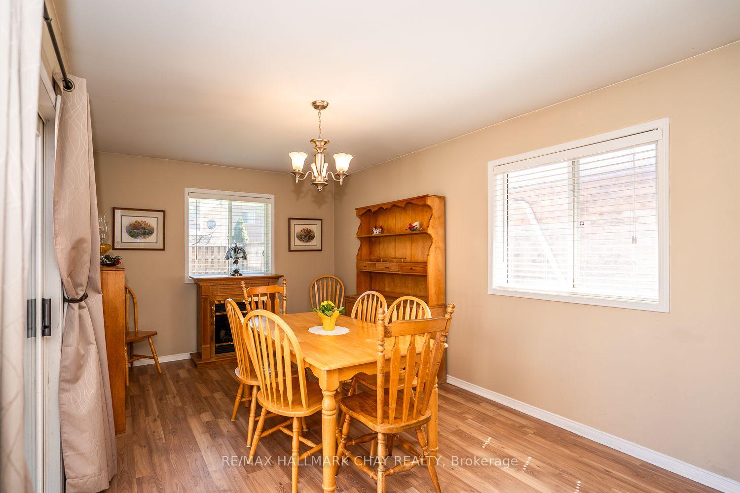 Photo 17 of 17 Henderson Crescent, New Tecumseth, Alliston — HOMEH