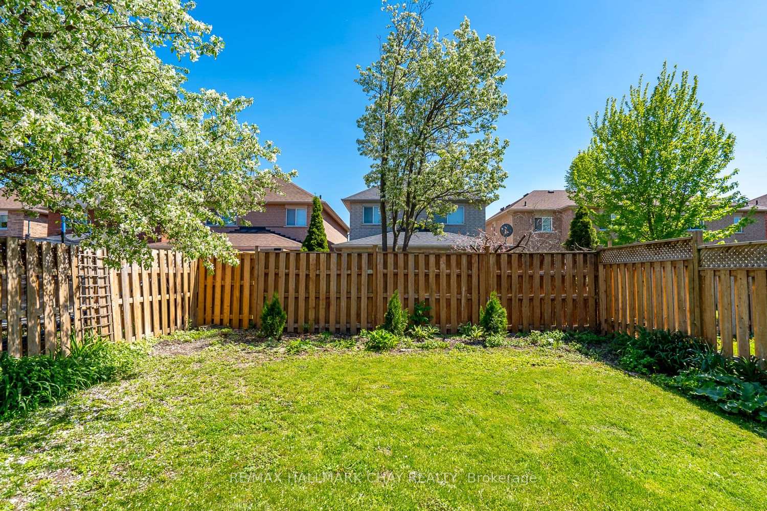 Photo 22 of 17 Henderson Crescent, New Tecumseth, Alliston — HOMEH