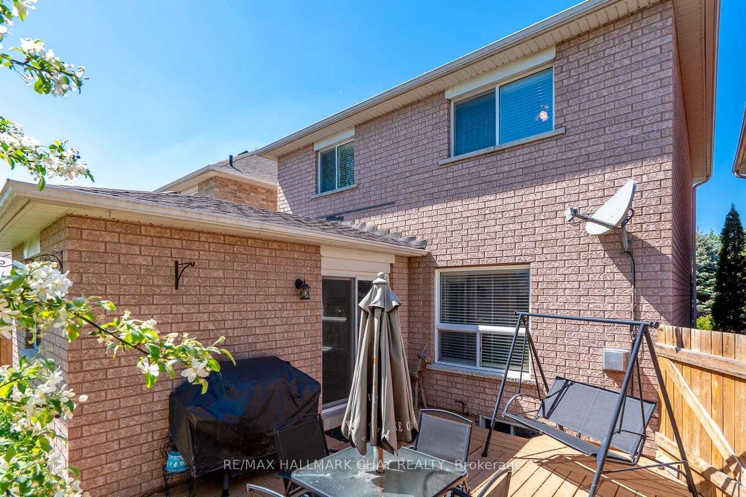 Photo 24 of 17 Henderson Crescent, New Tecumseth, Alliston — HOMEH