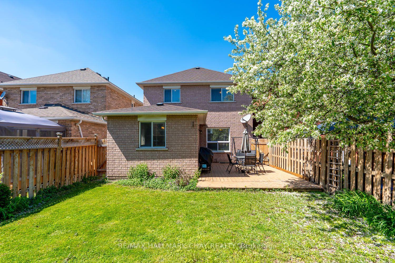 Photo 25 of 17 Henderson Crescent, New Tecumseth, Alliston — HOMEH