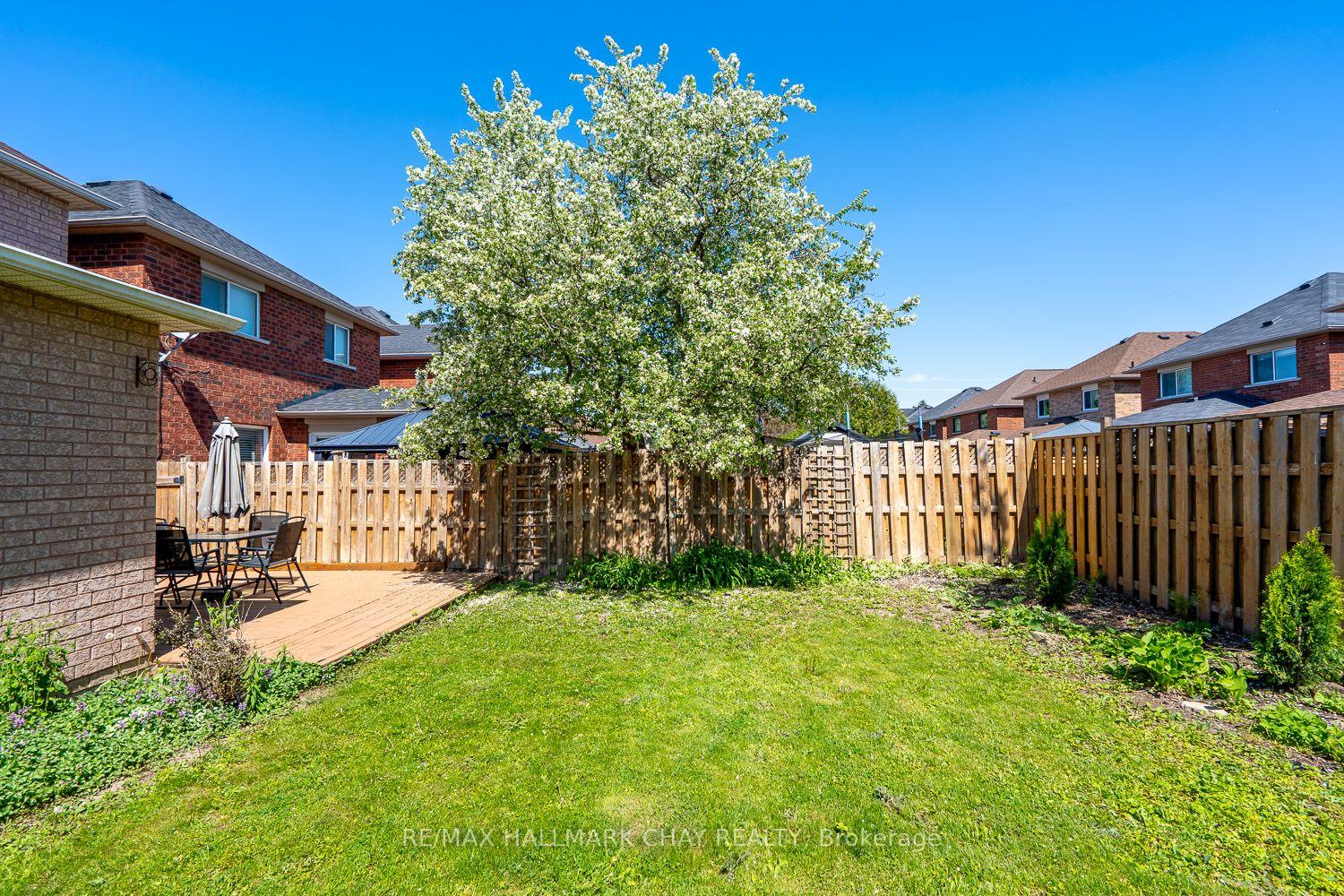 Photo 27 of 17 Henderson Crescent, New Tecumseth, Alliston — HOMEH