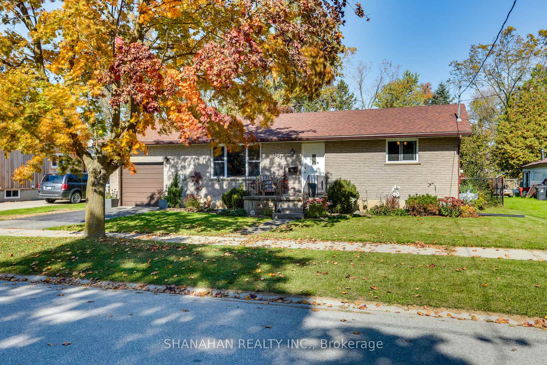 Photo 1 of 122 Duke Street, North Middlesex, Parkhill — HOMEH