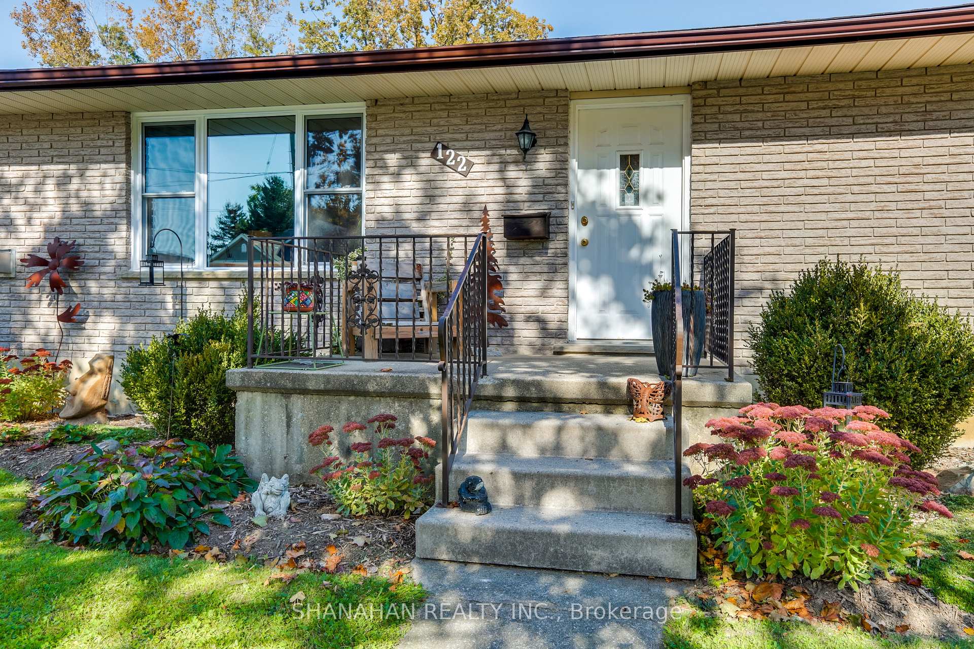 Photo 3 of 122 Duke Street, North Middlesex, Parkhill — HOMEH