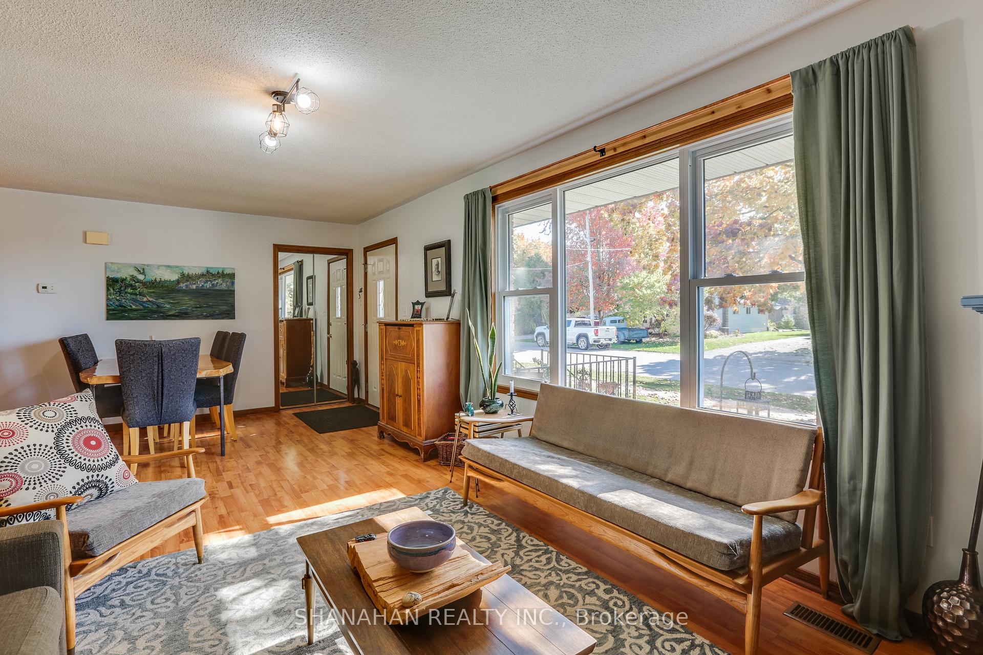 Photo 5 of 122 Duke Street, North Middlesex, Parkhill — HOMEH