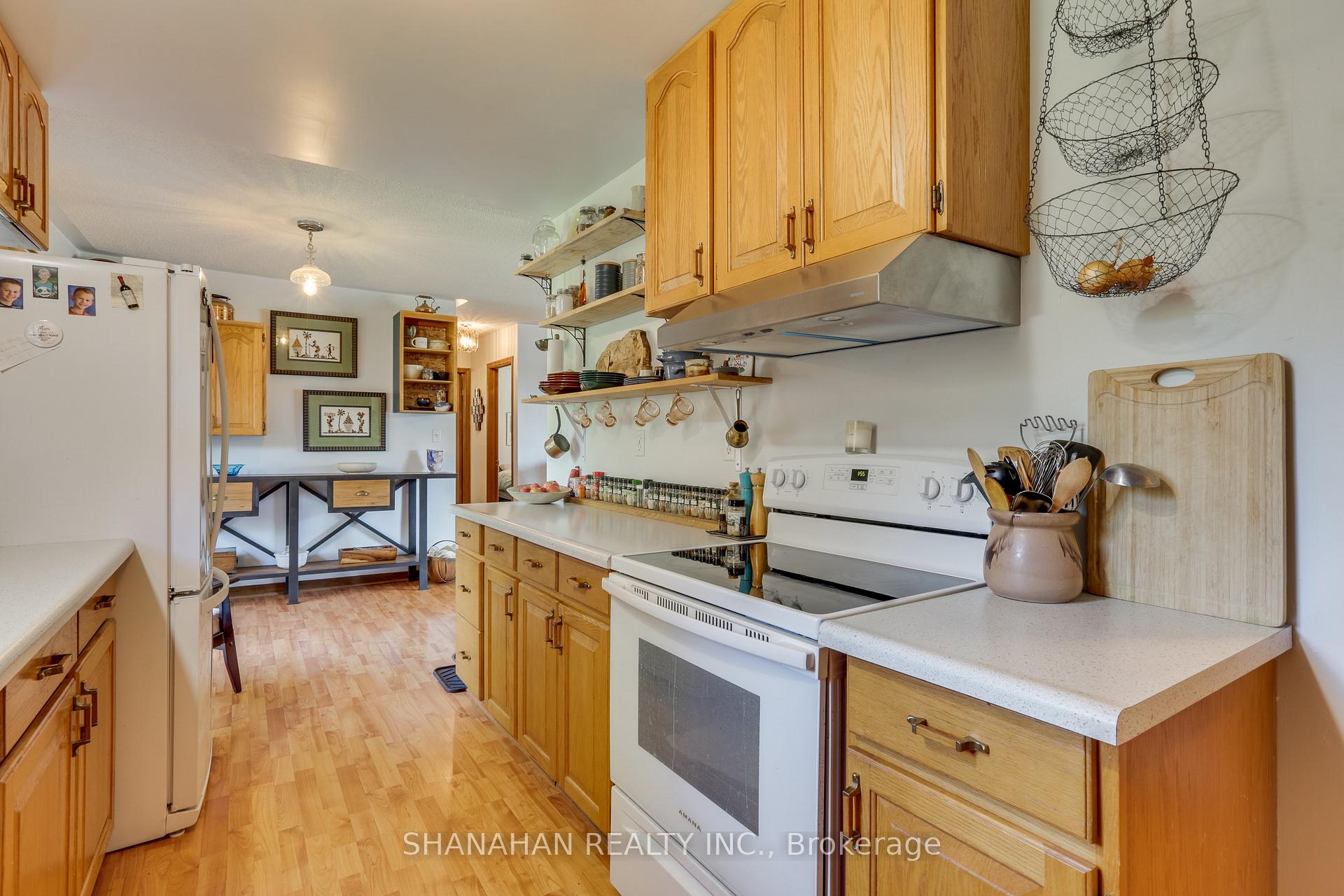 Photo 10 of 122 Duke Street, North Middlesex, Parkhill — HOMEH