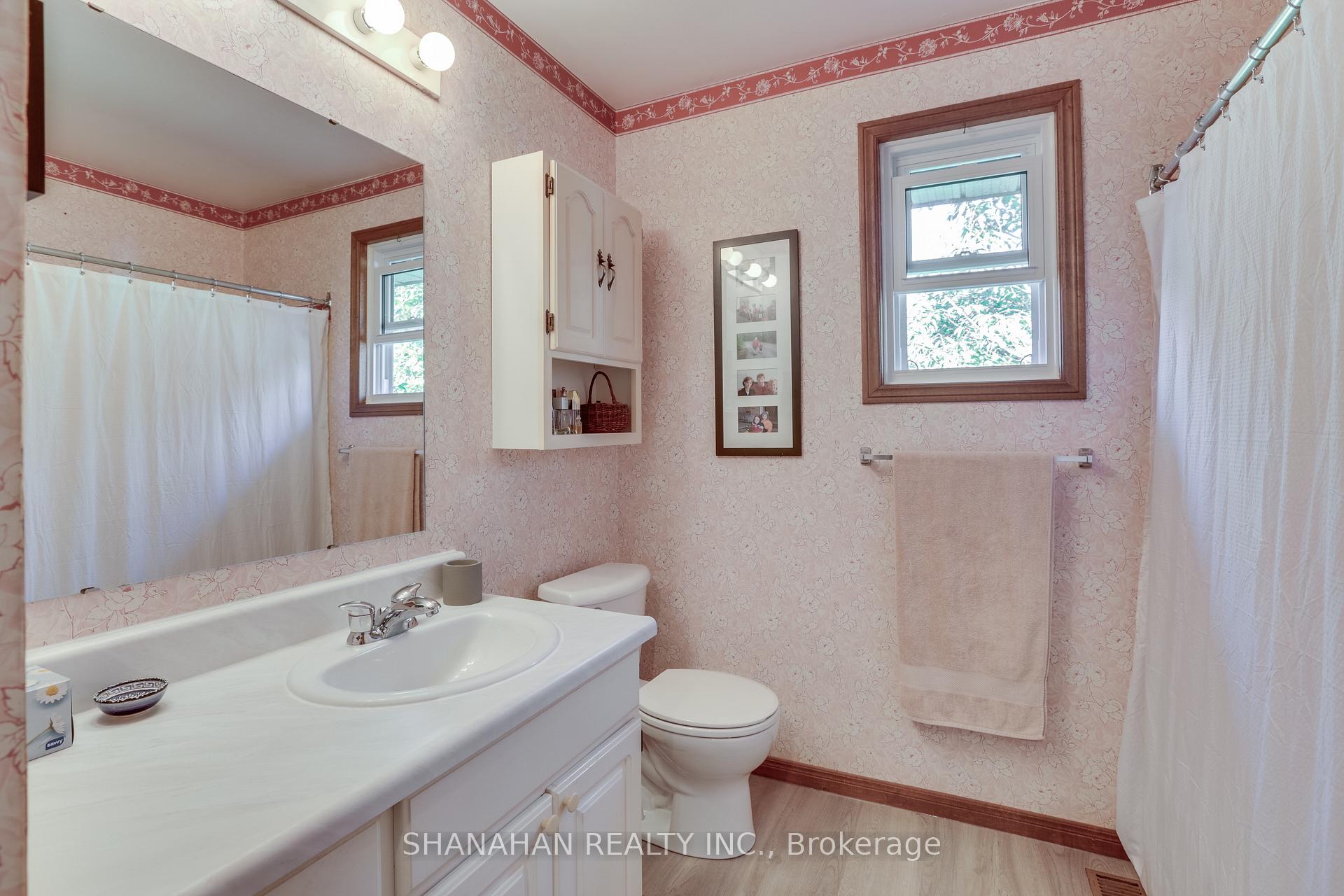 Photo 18 of 122 Duke Street, North Middlesex, Parkhill — HOMEH