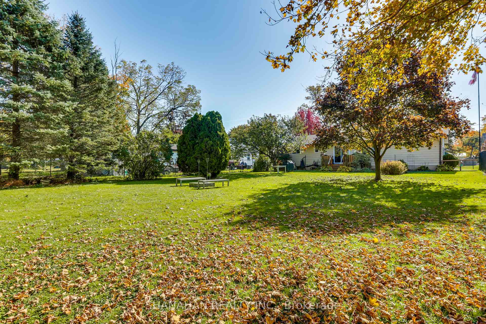 Photo 30 of 122 Duke Street, North Middlesex, Parkhill — HOMEH