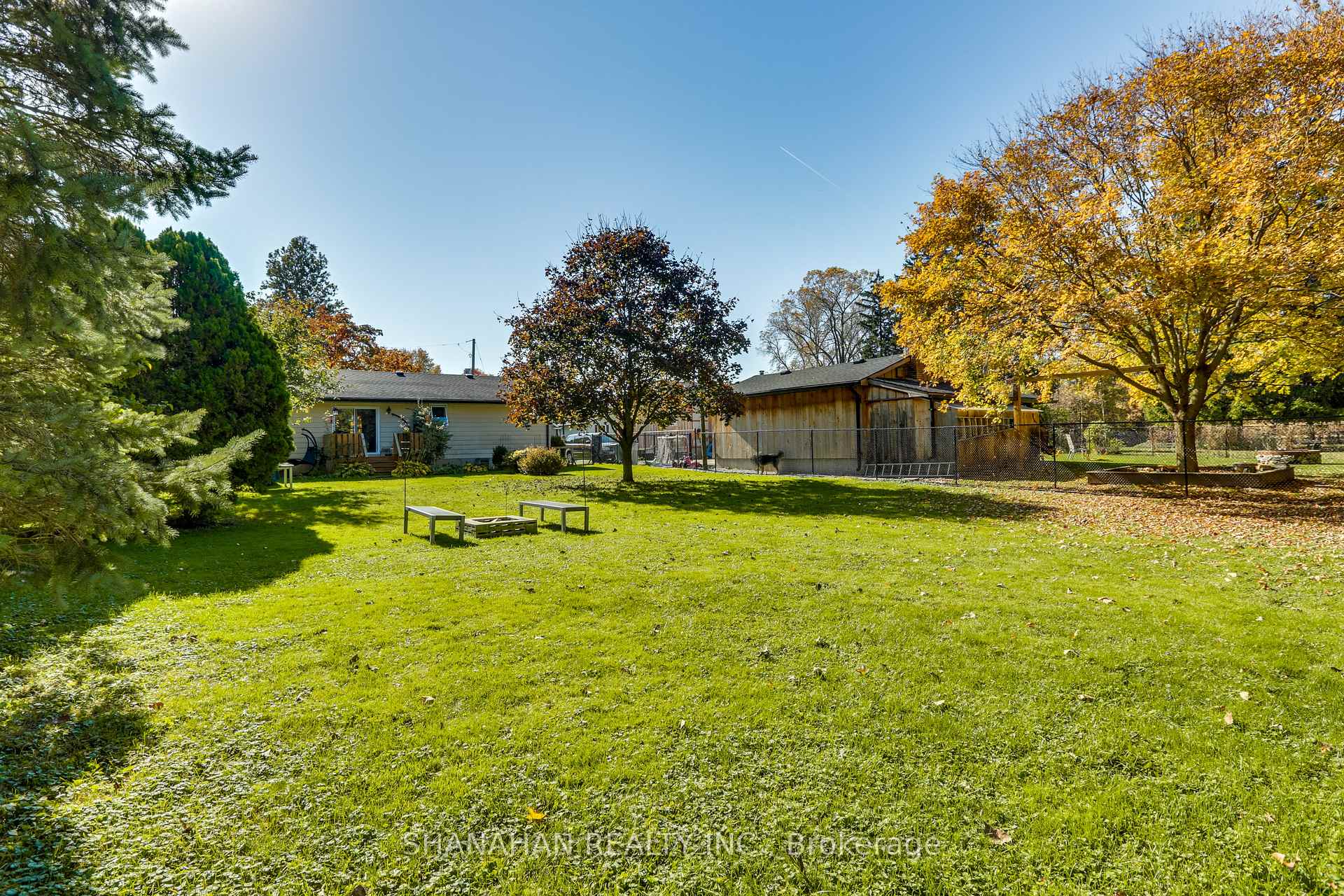 Photo 33 of 122 Duke Street, North Middlesex, Parkhill — HOMEH