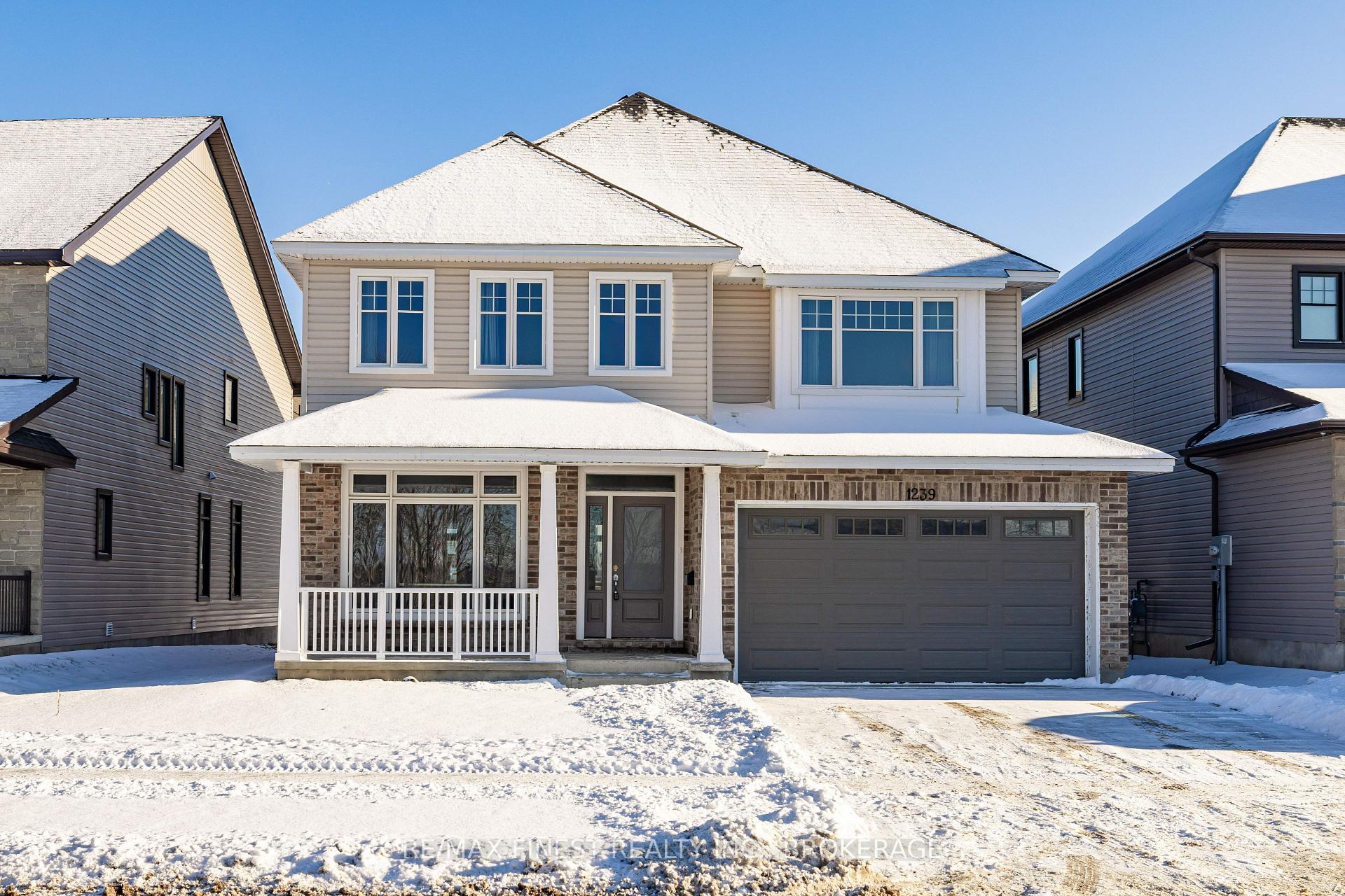 Photo 1 of 1239 Waterside Way, Kingston, Kingston East (Incl Barret Crt) — HOMEH