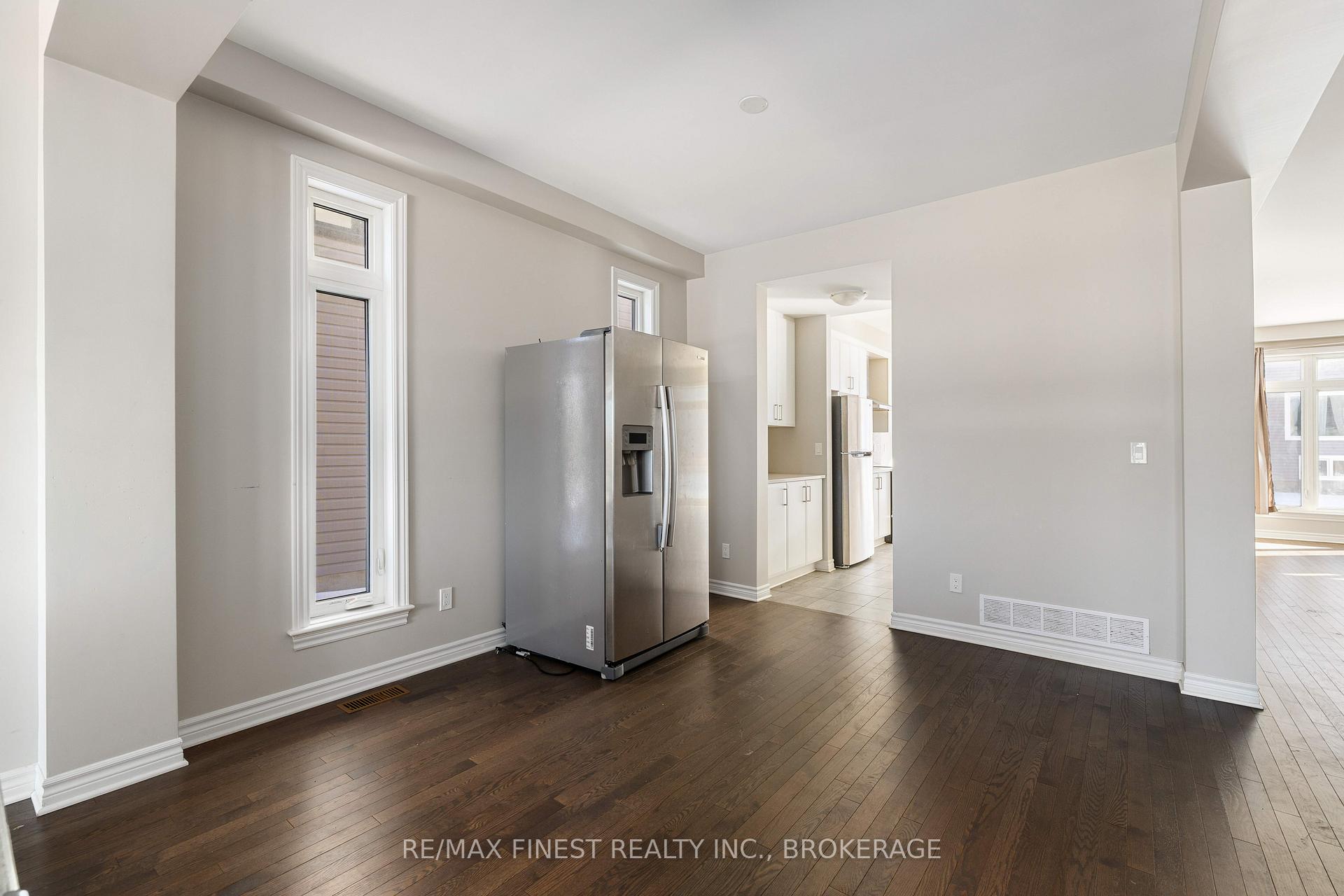 Photo 6 of 1239 Waterside Way, Kingston, Kingston East (Incl Barret Crt) — HOMEH