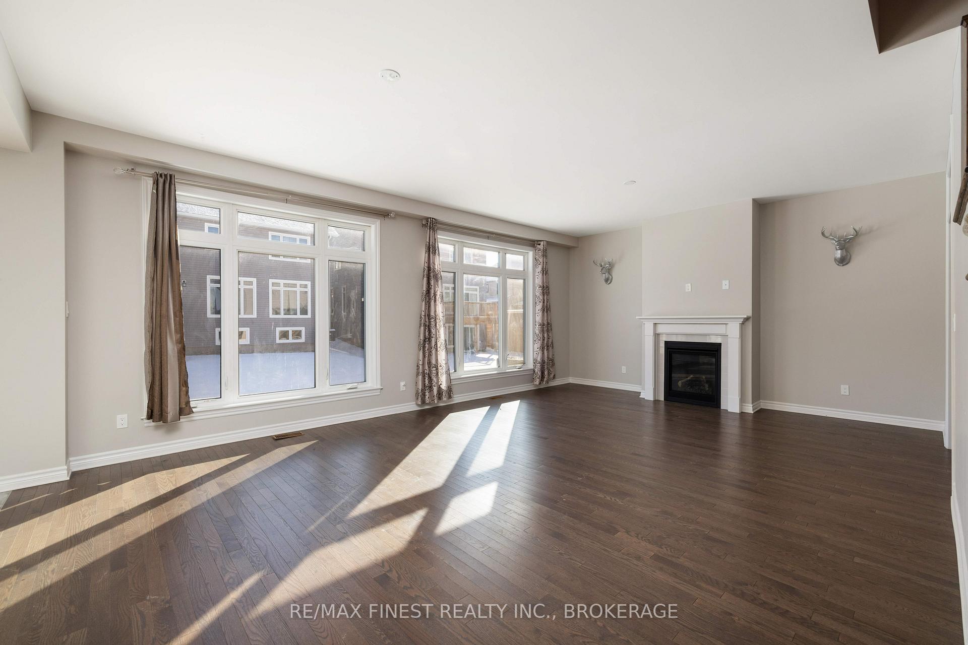 Photo 8 of 1239 Waterside Way, Kingston, Kingston East (Incl Barret Crt) — HOMEH