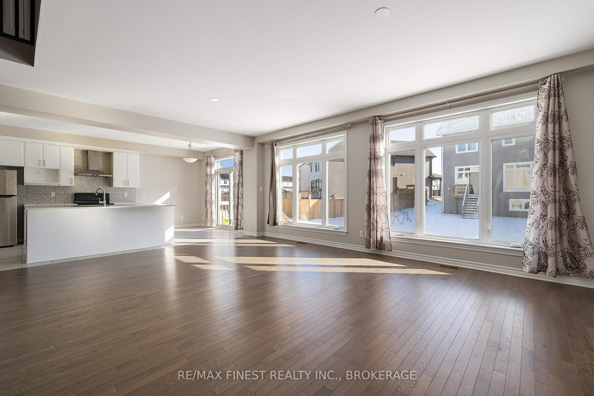 Photo 10 of 1239 Waterside Way, Kingston, Kingston East (Incl Barret Crt) — HOMEH