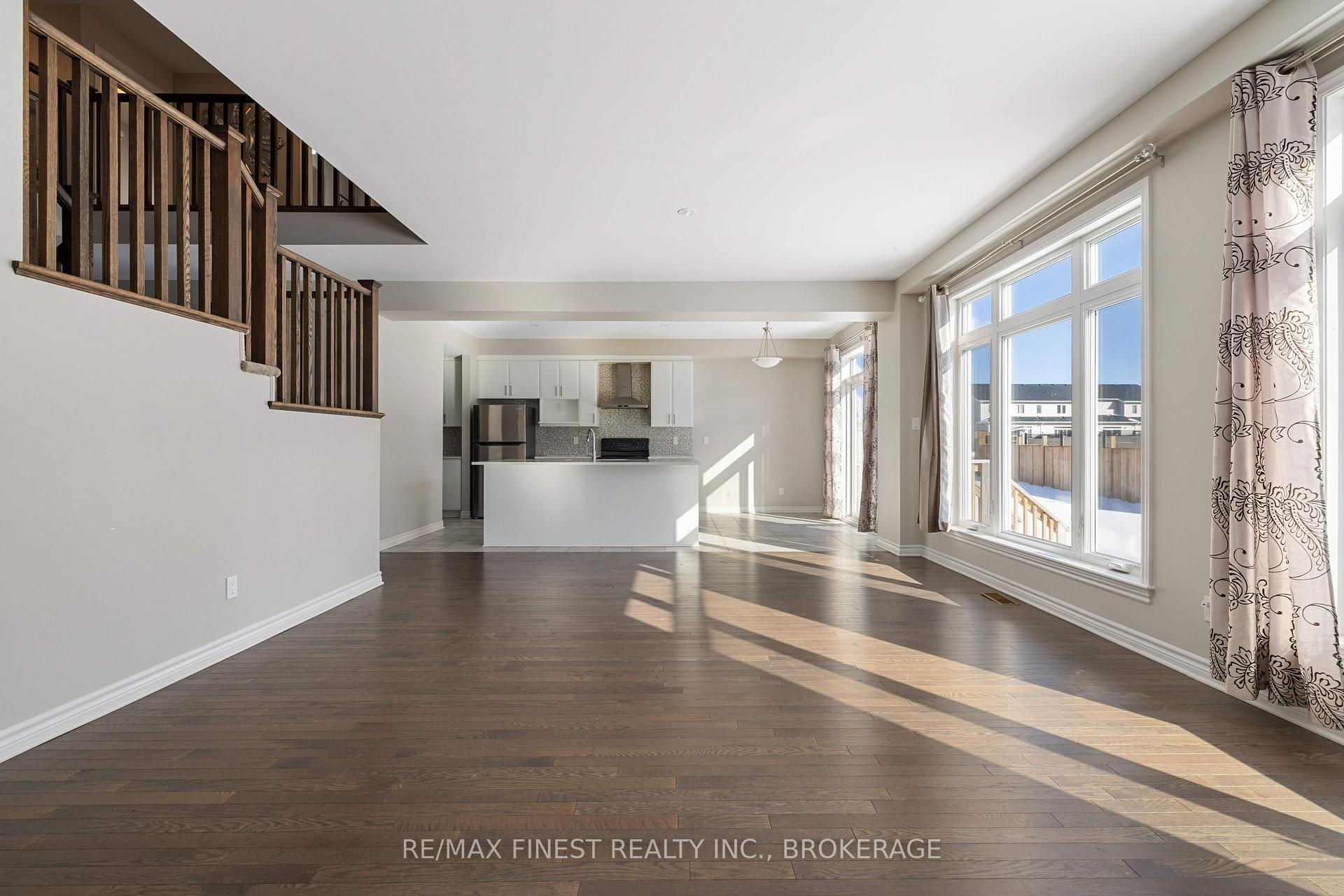 Photo 11 of 1239 Waterside Way, Kingston, Kingston East (Incl Barret Crt) — HOMEH