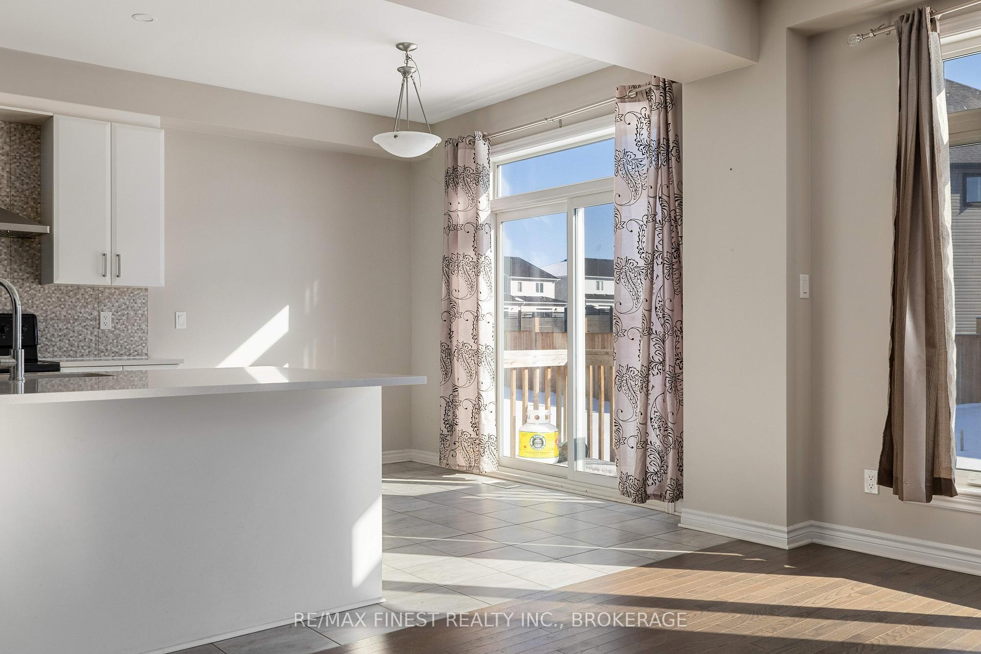 Photo 13 of 1239 Waterside Way, Kingston, Kingston East (Incl Barret Crt) — HOMEH