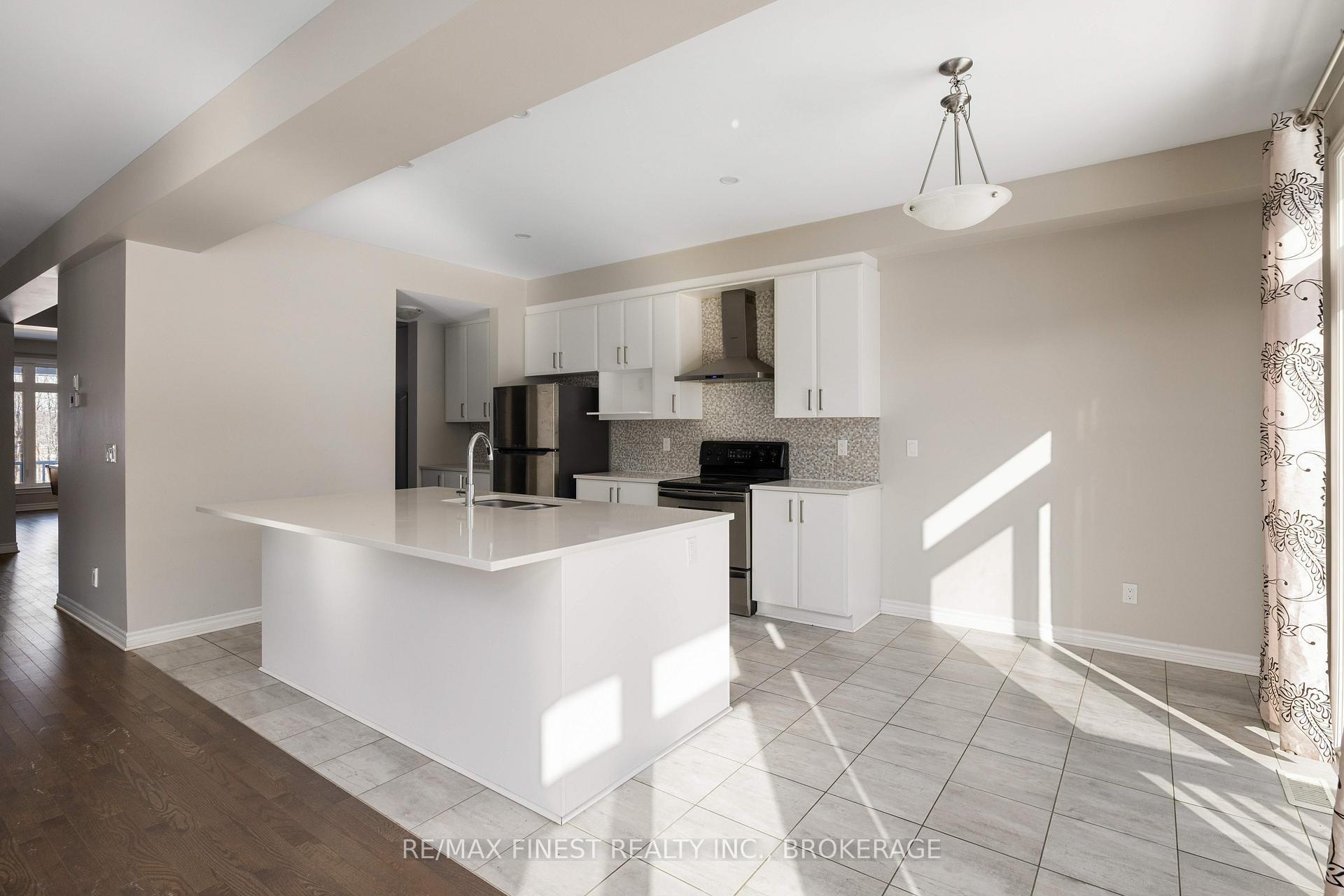 Photo 15 of 1239 Waterside Way, Kingston, Kingston East (Incl Barret Crt) — HOMEH
