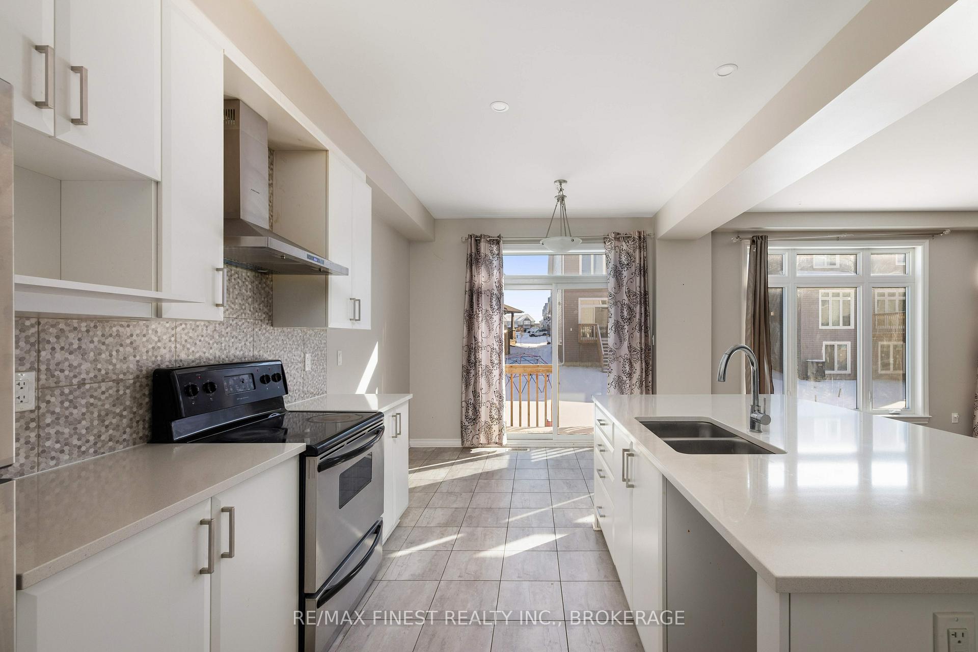 Photo 17 of 1239 Waterside Way, Kingston, Kingston East (Incl Barret Crt) — HOMEH