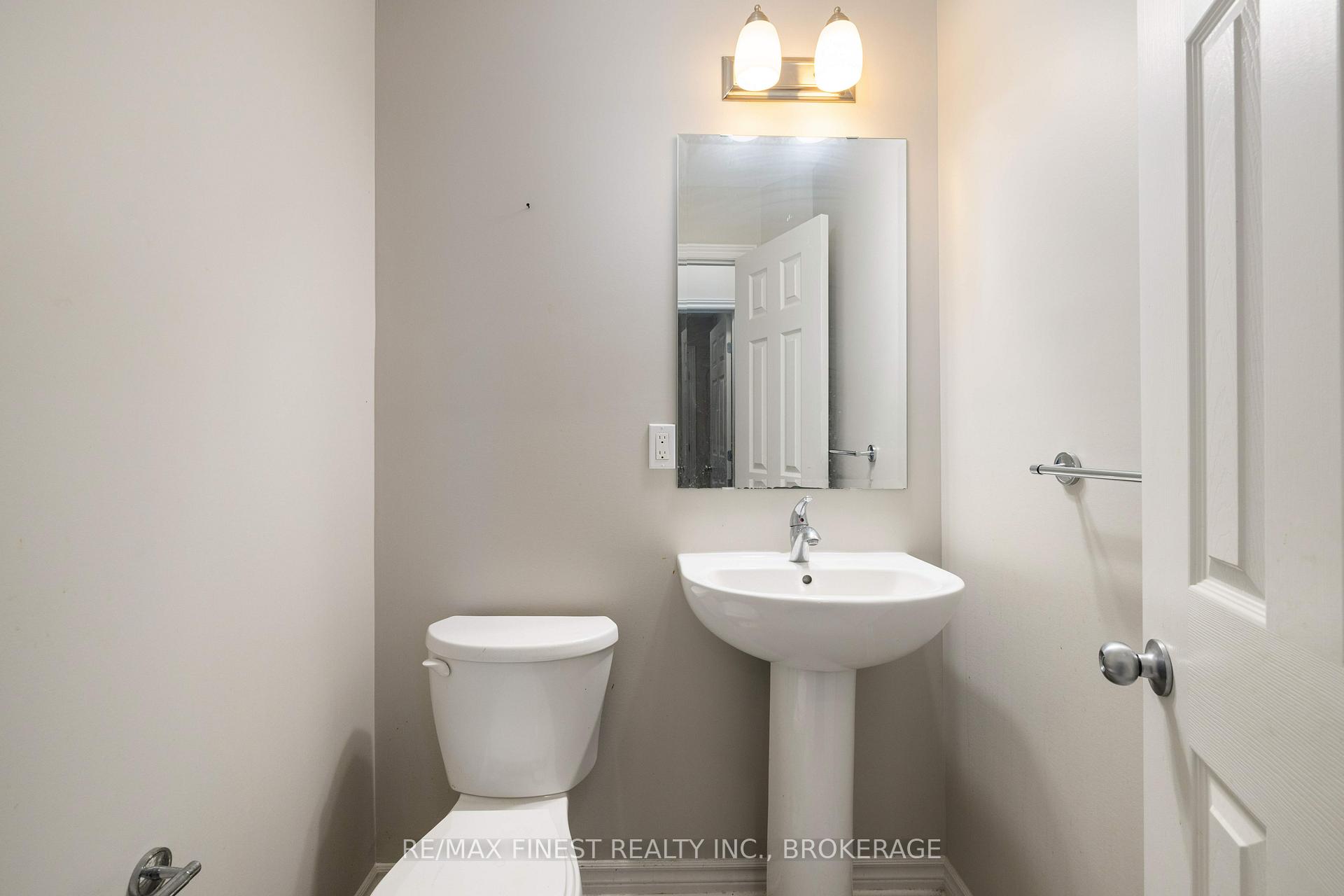 Photo 22 of 1239 Waterside Way, Kingston, Kingston East (Incl Barret Crt) — HOMEH