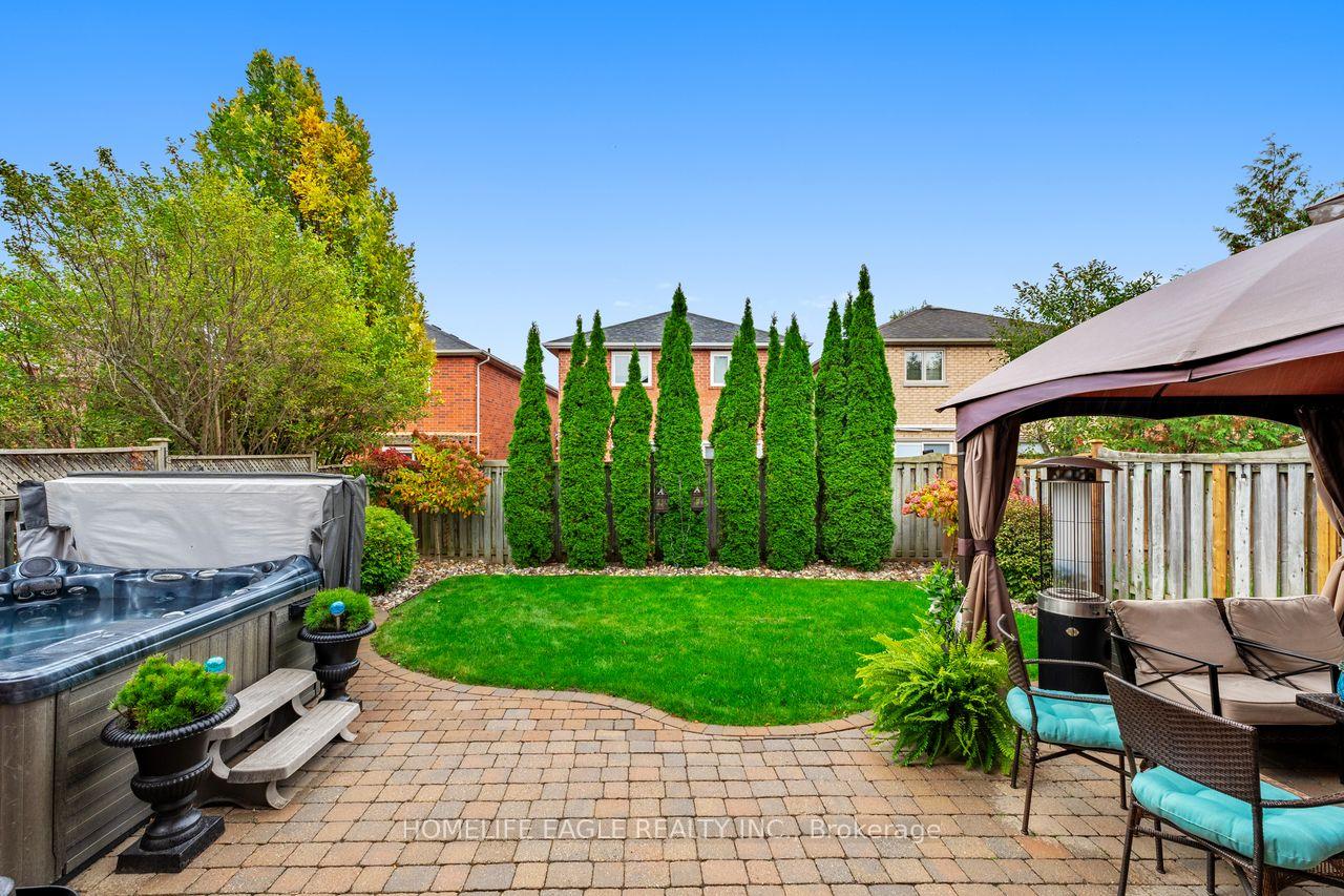 Photo 2 of 114 Surgeoner Crescent, Newmarket, Summerhill Estates — HOMEH