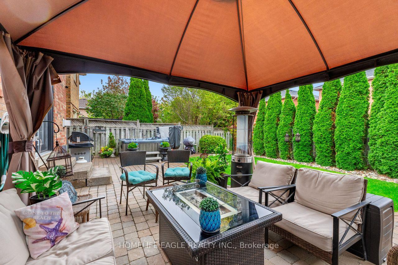 Photo 3 of 114 Surgeoner Crescent, Newmarket, Summerhill Estates — HOMEH