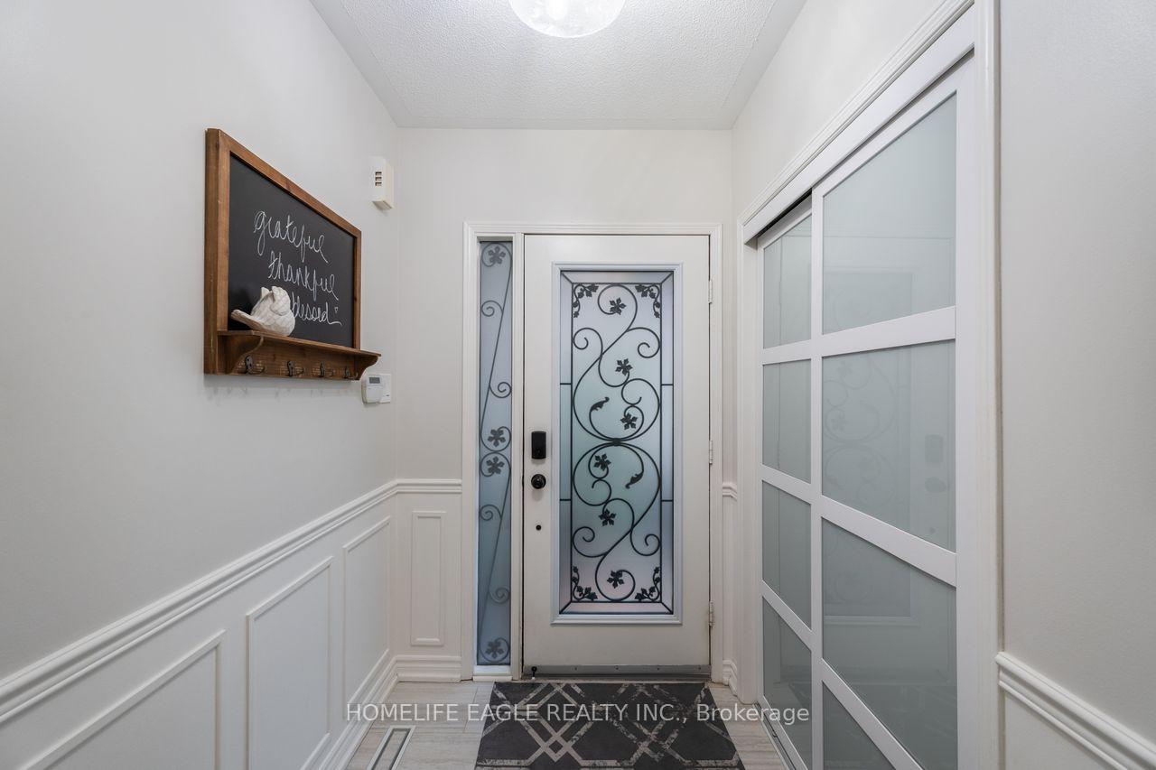 Photo 5 of 114 Surgeoner Crescent, Newmarket, Summerhill Estates — HOMEH