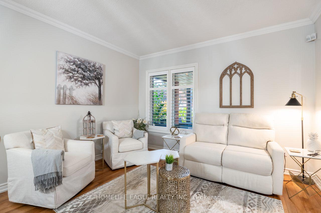 Photo 6 of 114 Surgeoner Crescent, Newmarket, Summerhill Estates — HOMEH