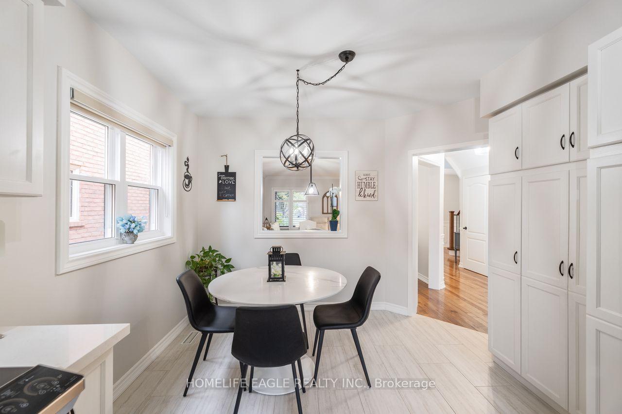 Photo 9 of 114 Surgeoner Crescent, Newmarket, Summerhill Estates — HOMEH