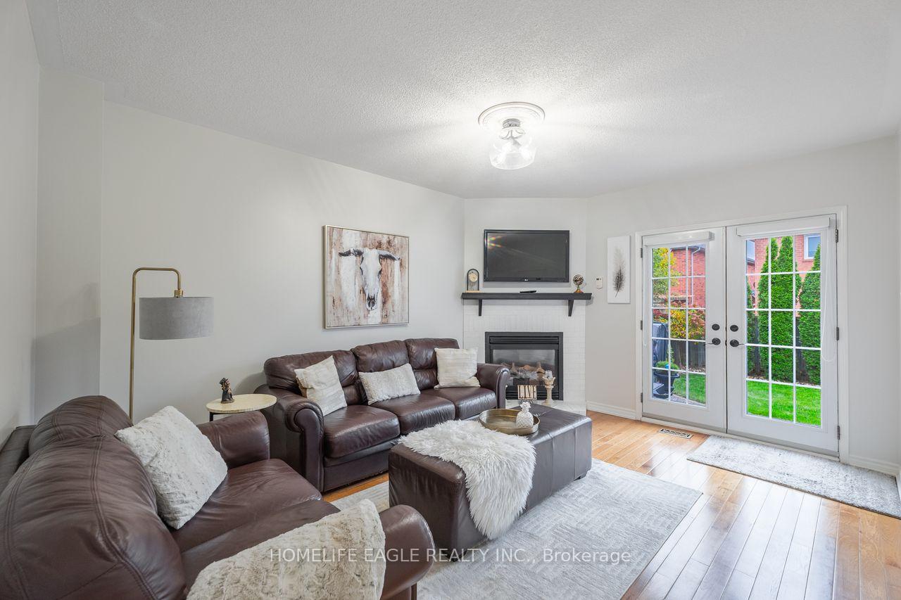 Photo 10 of 114 Surgeoner Crescent, Newmarket, Summerhill Estates — HOMEH