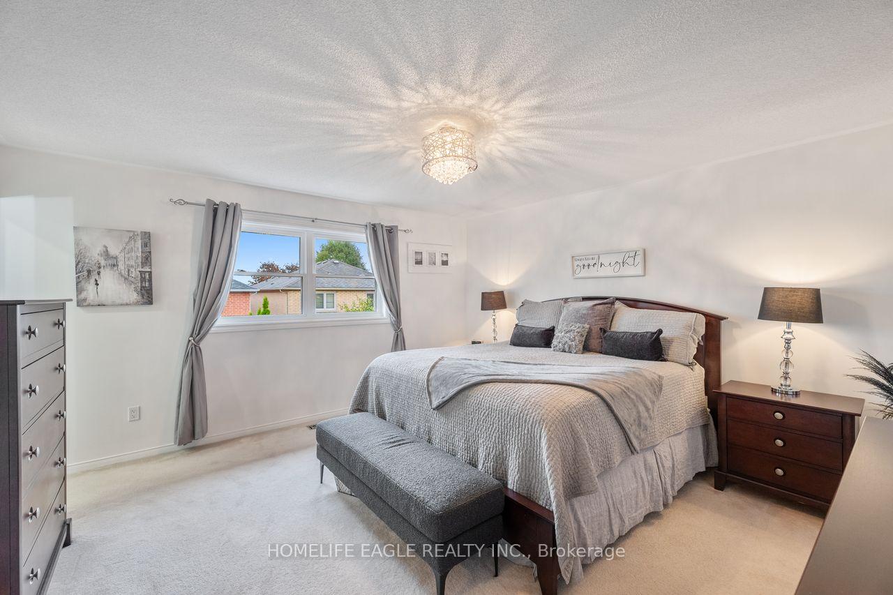 Photo 13 of 114 Surgeoner Crescent, Newmarket, Summerhill Estates — HOMEH