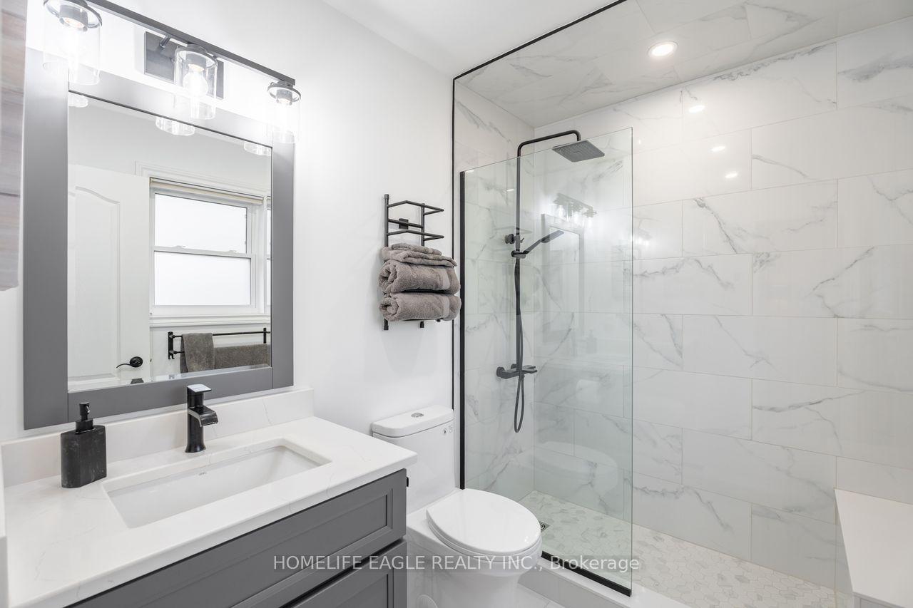 Photo 14 of 114 Surgeoner Crescent, Newmarket, Summerhill Estates — HOMEH
